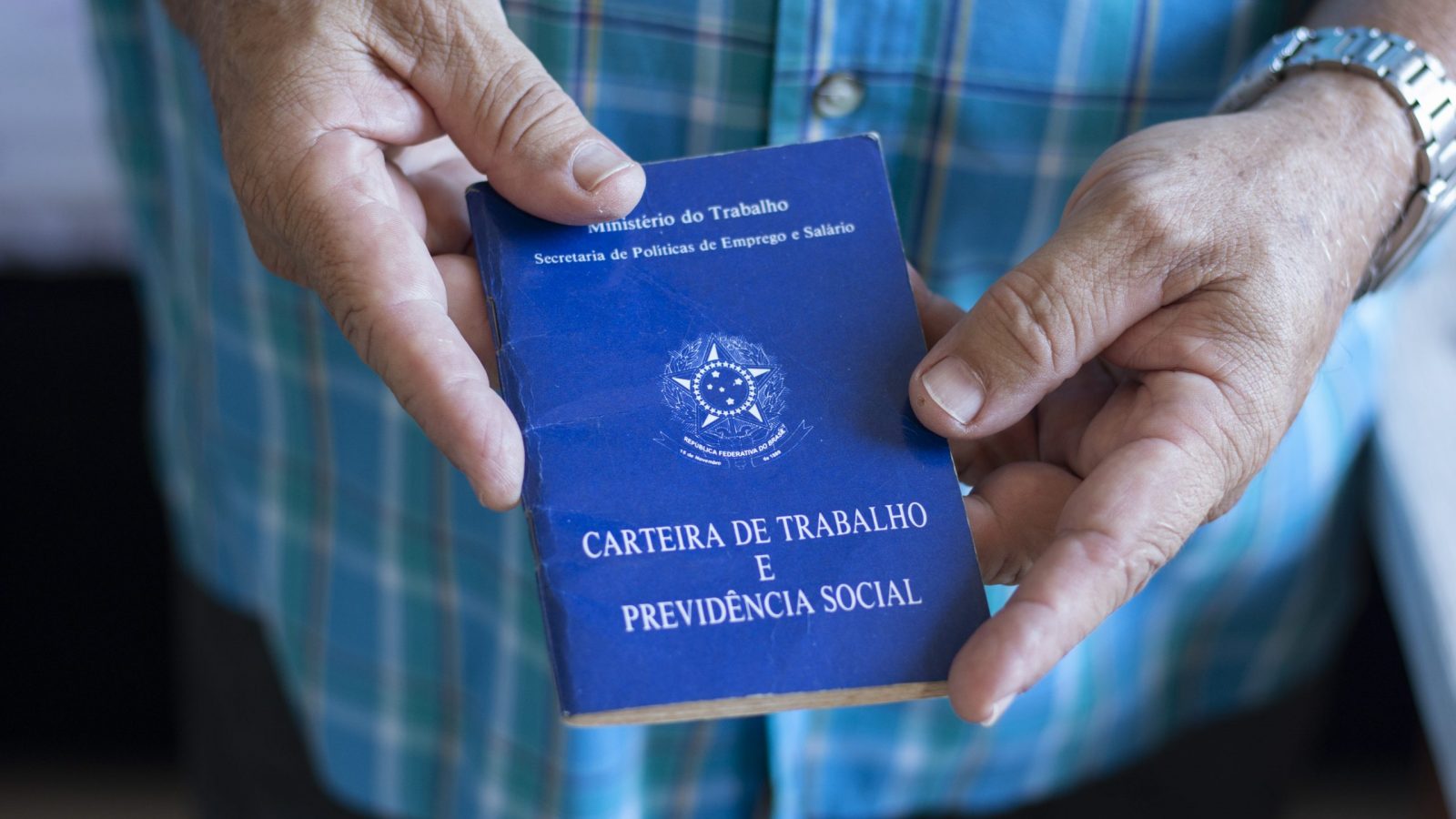 Como comprovar vínculos trabalhistas sem a Carteira de Trabalho: documentos e passos essenciais
