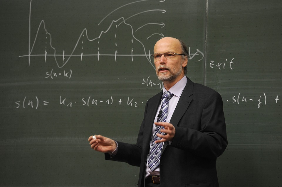 Regras atuais de aposentadoria para professores