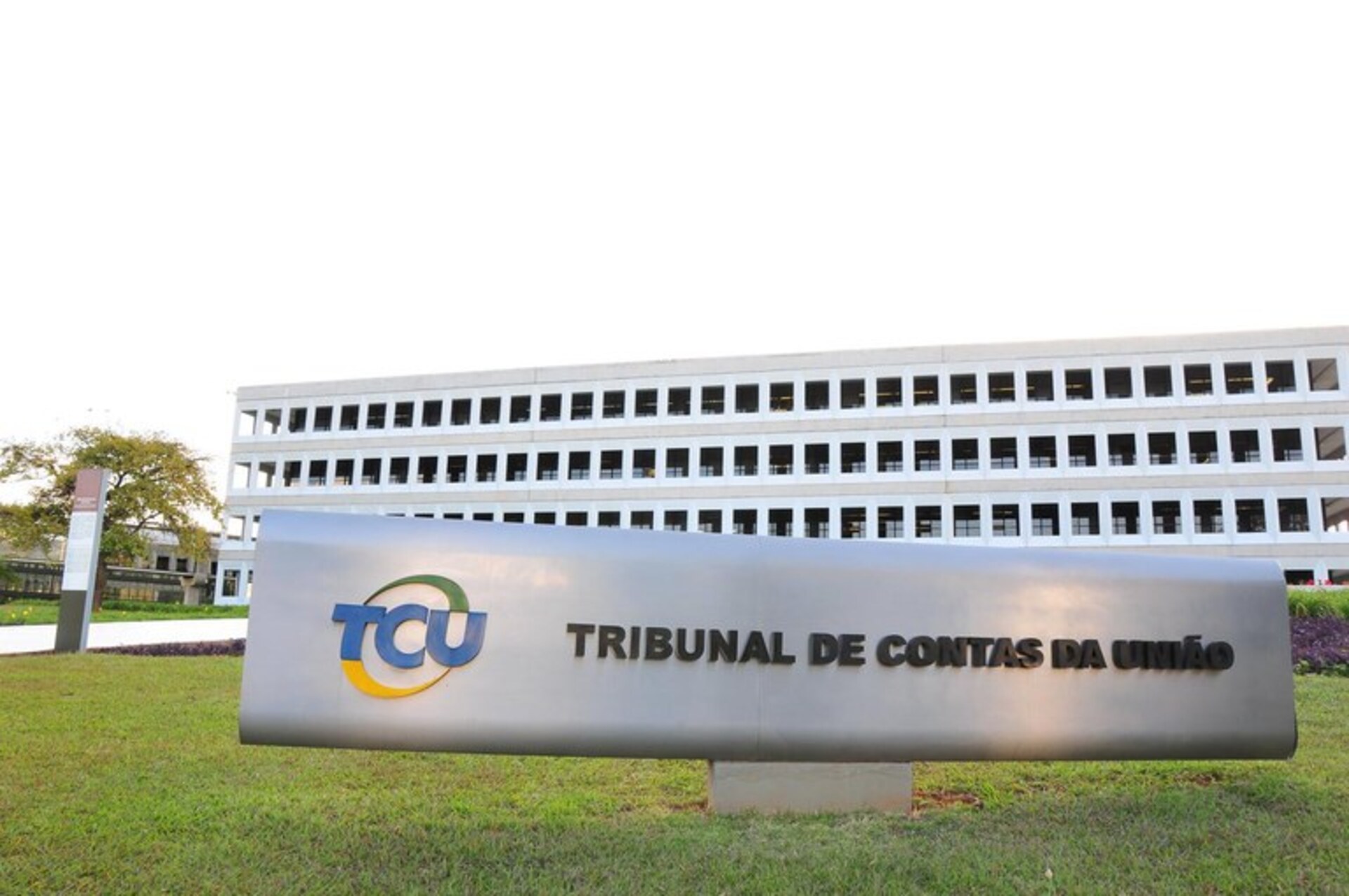 Recurso do INSS é negado pelo TCU e suspensão de novos descontos é mantida