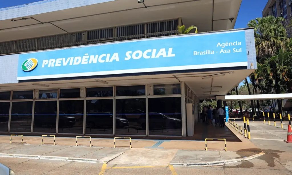 Idade mínima para se aposentar em 2026
