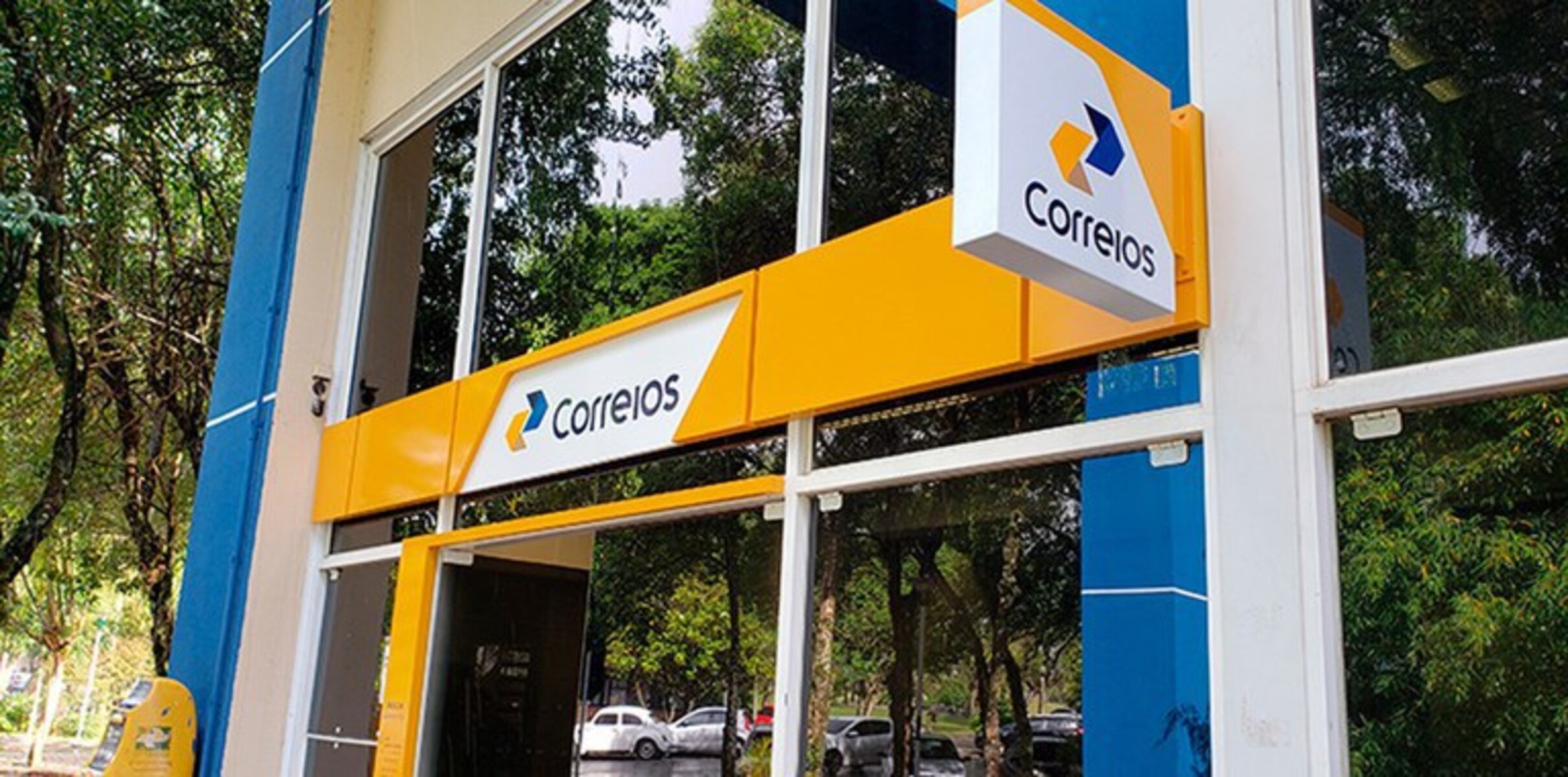 Fraude no INSS: Correios vão atender presencialmente aposentados vítimas de descontos