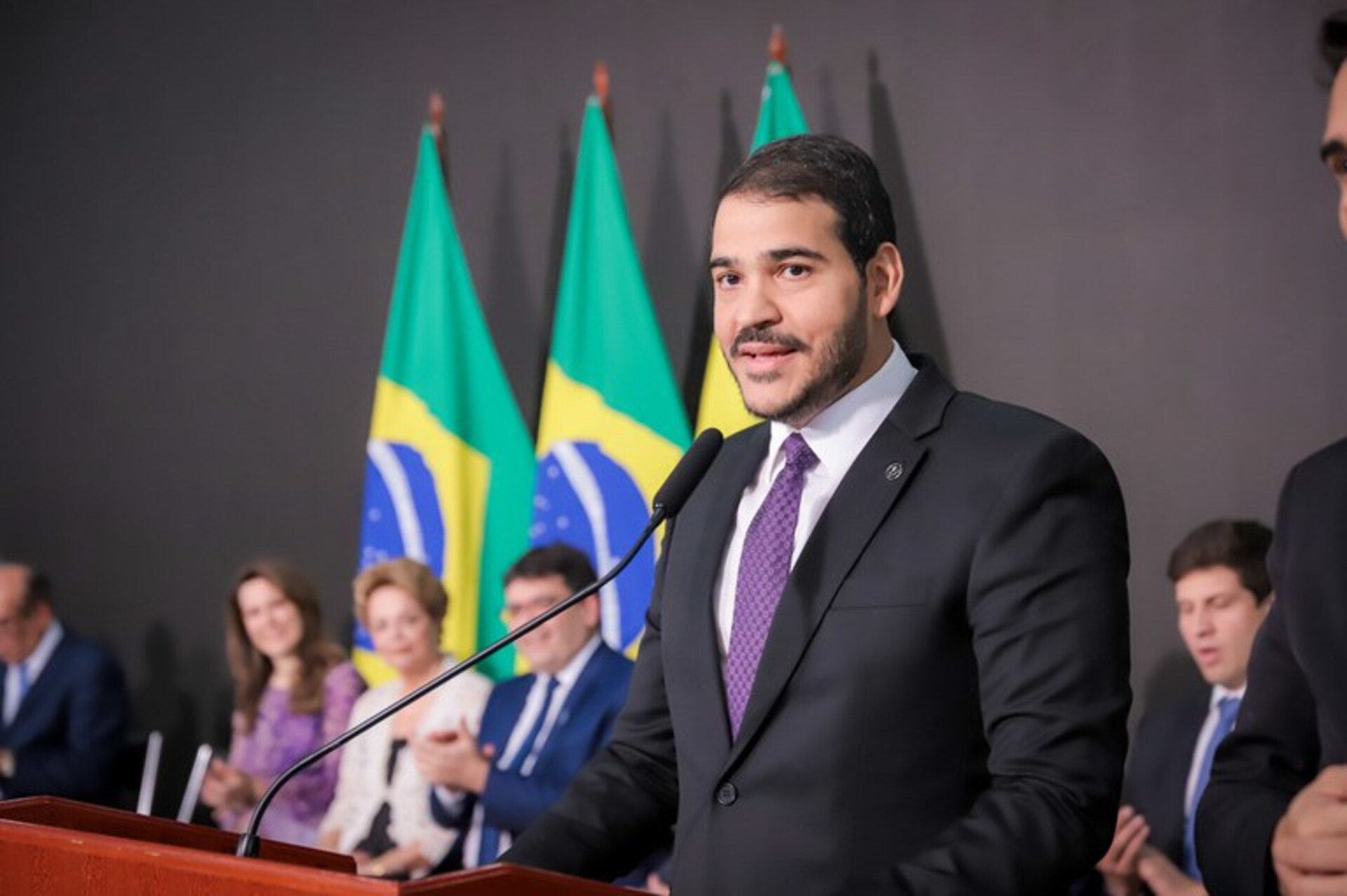 Ressarcimento dos descontos INSS será feito em parcela única, afirma Jorge Messias
