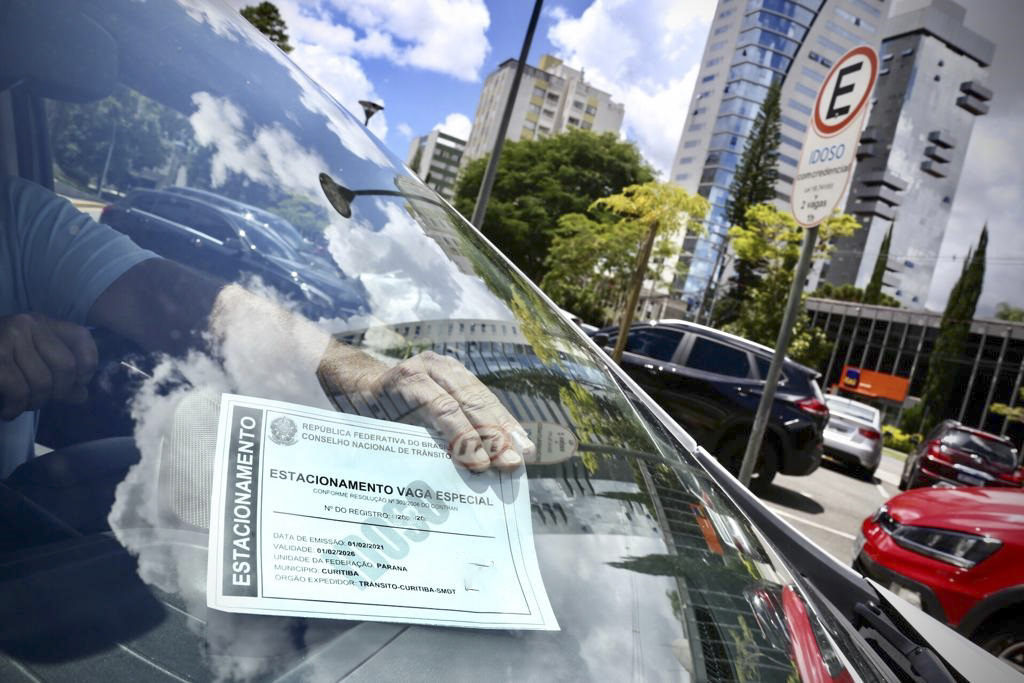 Como obter a credencial de estacionamento para idosos
